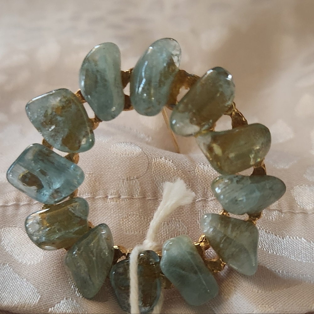 🟡 Vintage Starburst Brooch with Seafoam/Aquamarine Glass Cabochons